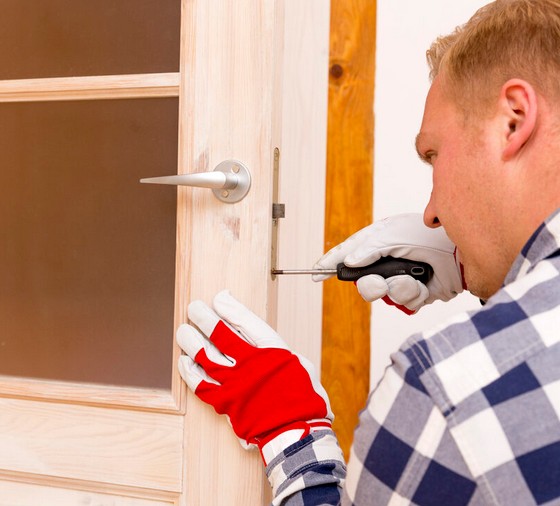 Türöffnungs - Service durch Schlüsseldienst Falkensee gewechselt